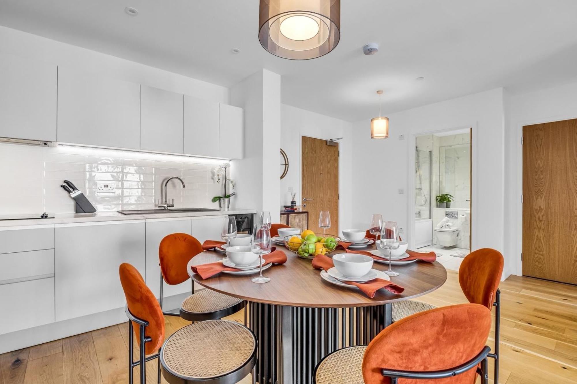 Luxurious & Glamorous Centrally Located 2 Bedroom 2 Bathroom Apartment - Central Birmingham - Secure Parking - Netflix 외부 사진