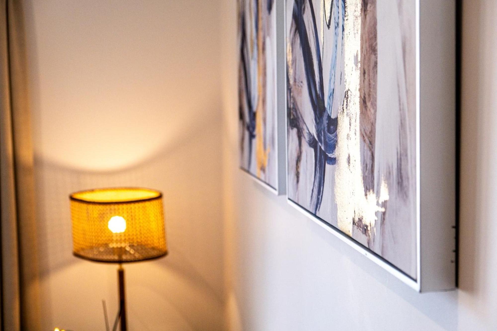 Luxurious & Glamorous Centrally Located 2 Bedroom 2 Bathroom Apartment - Central Birmingham - Secure Parking - Netflix 외부 사진