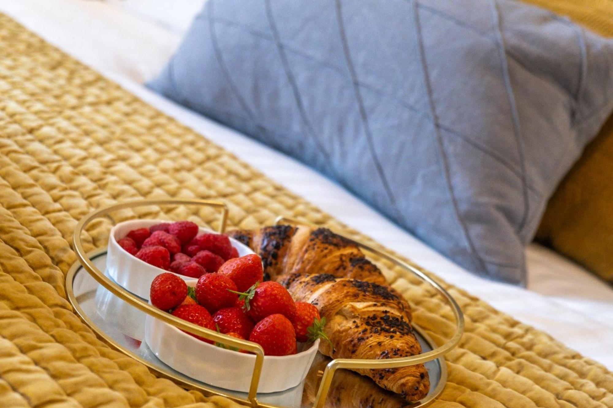 Luxurious & Glamorous Centrally Located 2 Bedroom 2 Bathroom Apartment - Central Birmingham - Secure Parking - Netflix 외부 사진